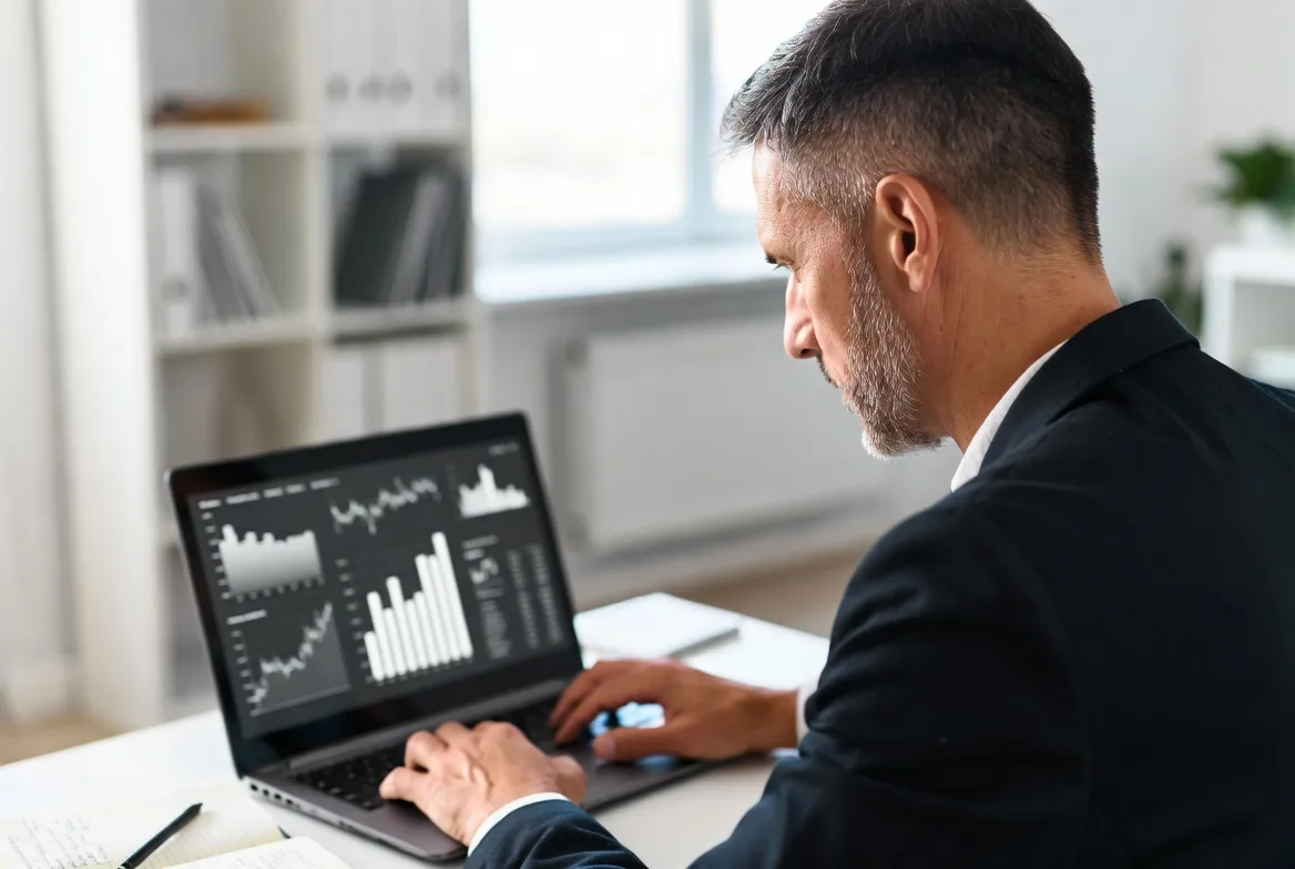 Veteran comparing loan options and choosing financing solution